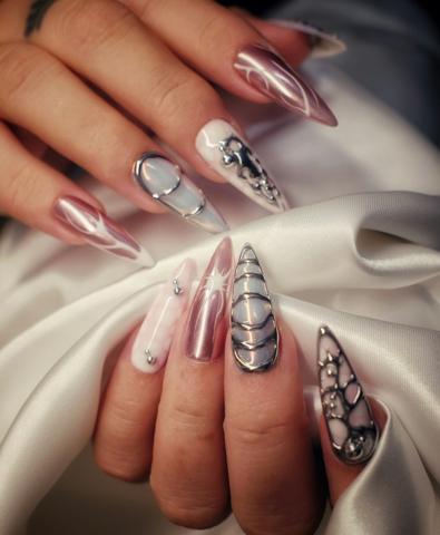Stiletto com joias